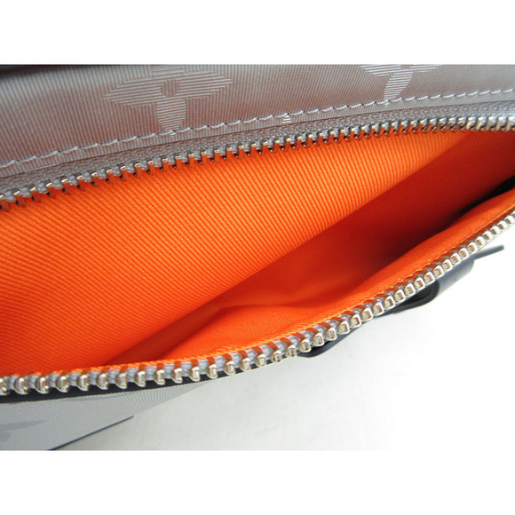 LOUIS VUITTON Monogram Satellite Alpha Clutch Bag Pouch Silver - Picture 8 of 9